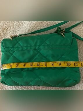 Quilted Green Crossbody Bag - Sleek Everyday Style